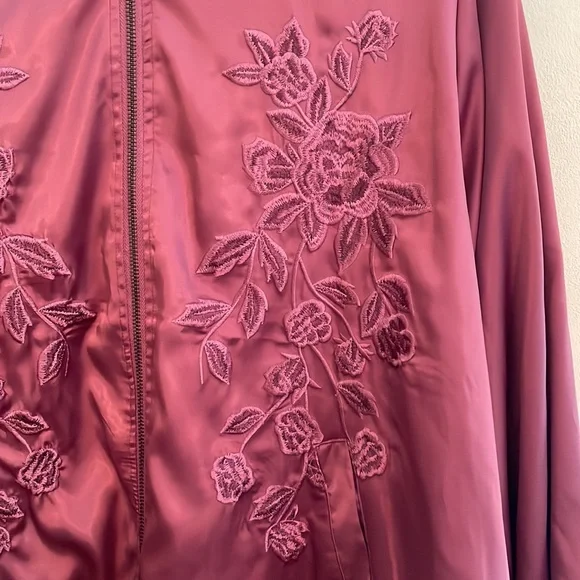 torrid rose pink bomber jacket - Picture 2 of 7